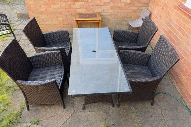 Rattan garden furniture for £115