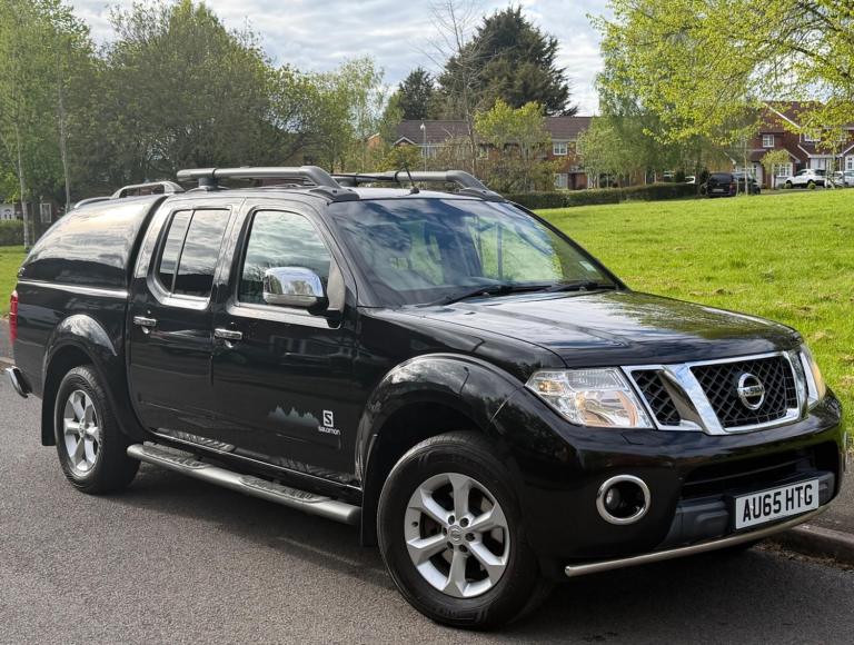 2015 Nissan Navara D/Cab Pick Up Salomon [Connect] 2.5dCi 190 4WDAuto PICK UP DIESEL Automatic