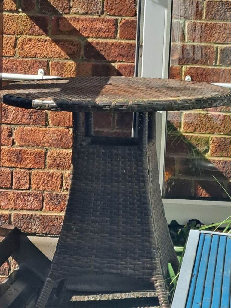 Free Garden Table