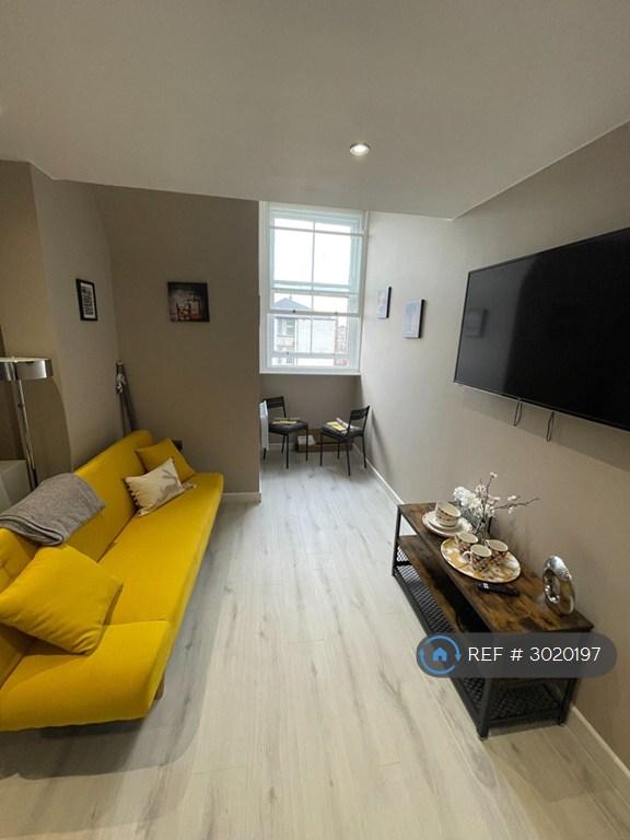 2 bedroom flat in Broad Street, Nottingham, NG1 (2 bed) (#3020197)