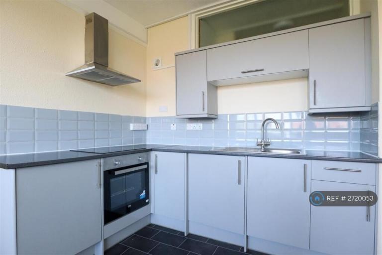 1 bedroom flat in Filsham Road, St. Leonards-On-Sea, TN38 (1 bed) (#2720053)
