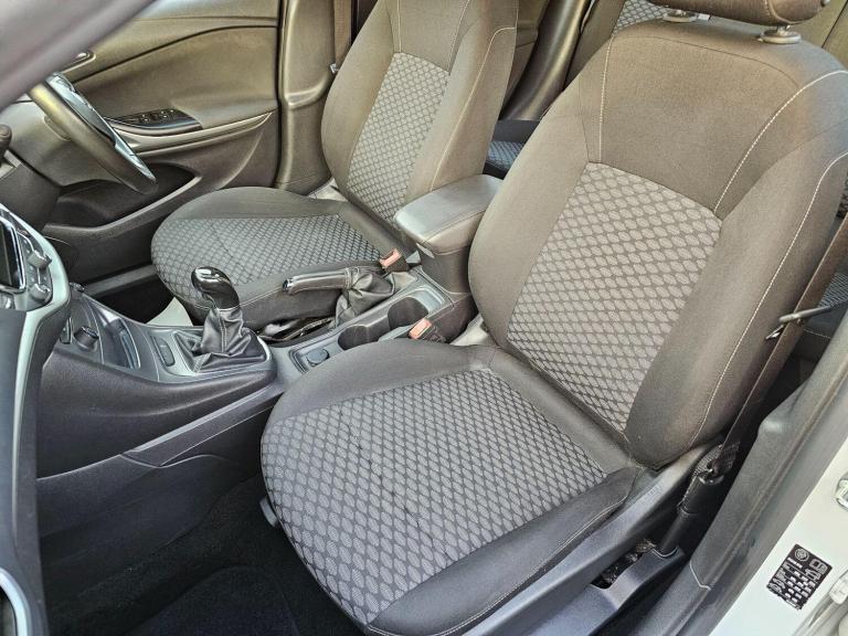 2017 Vauxhall Astra 1.6 CDTi ecoTEC BlueInjection Tech Line Nav Sports Tourer Euro 6 5dr ESTATE D...