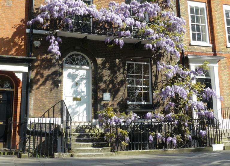 Office Space available on Richmond Green • 218f²/ 20m² 4 people