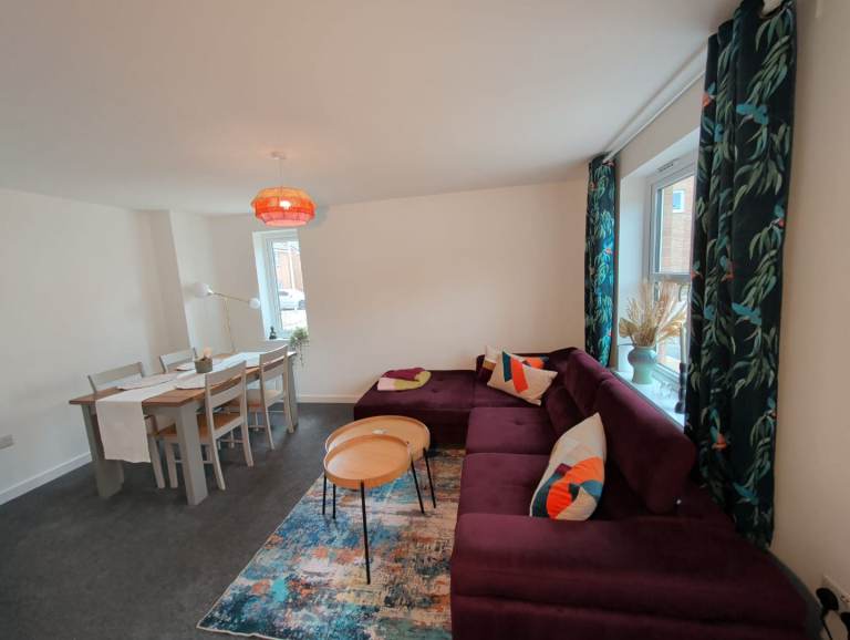 2 Beds + 1 Sofa bed Business Worker Accommodation 