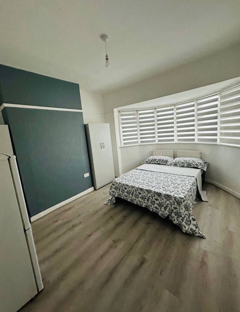 🌿Spacious Double Room for Rent | White Hart Lane – 8 Mins Wlak to The Station‼️