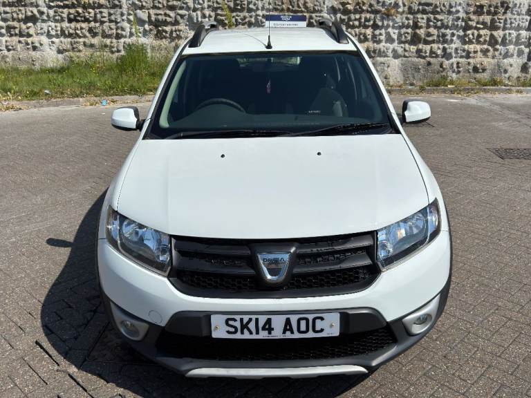 2014 Dacia Sandero Stepway Ambiance - New Years MOT - £20 Road Tax - 2 Keys
