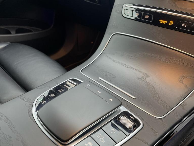 2020 Mercedes-Benz GLC 2.0 GLC300d AMG Line (Premium) SUV 5dr Diesel G-Tronic+ 4MATIC Euro 6 (s/s...