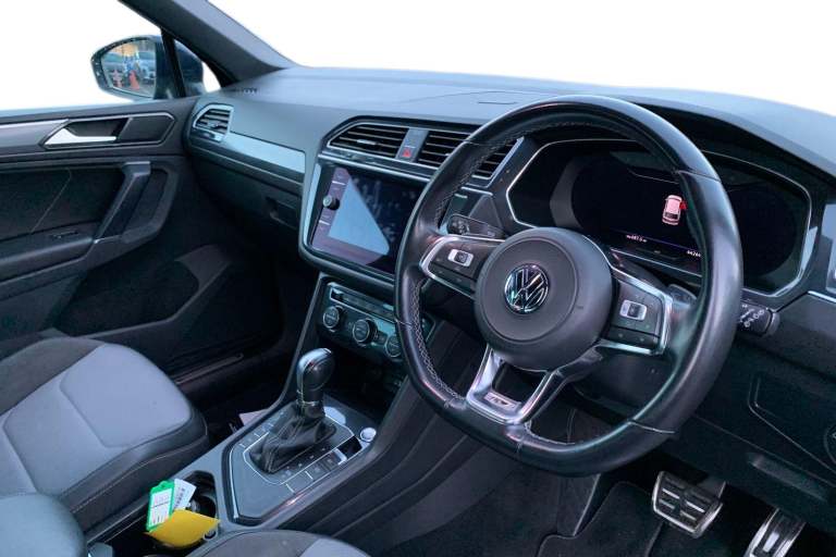 2017 Volkswagen Tiguan 2.0 TDi 150 R-Line 5dr DSG SUV DIESEL Automatic