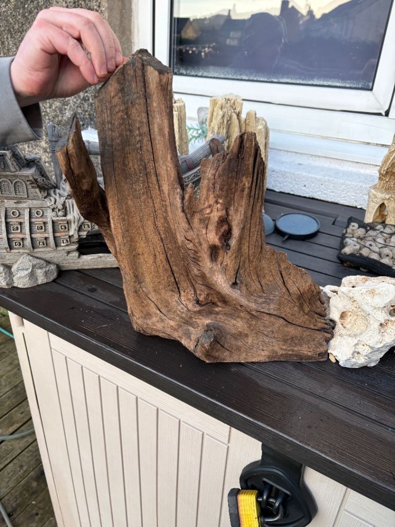 Fish tank wood 