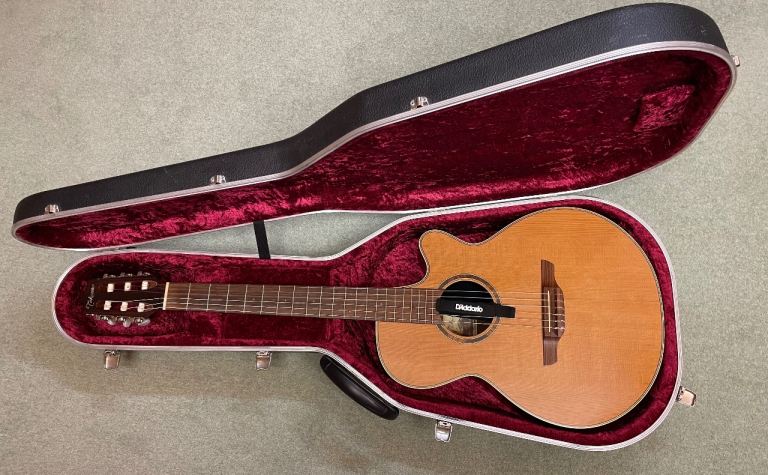 TAKAMINE ETN60C ELECTRO CLASSICAL GUITAR IN EXCELLENT CONDITION