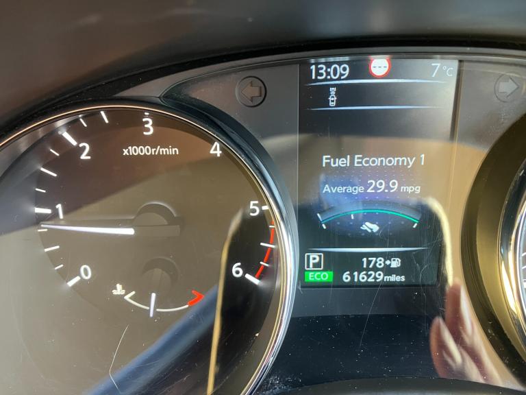 2015 Nissan Qashqai 1.6 dCi n-tec SUV 5dr Diesel XTRON 2WD Euro 6 (s/s) (130 ps)