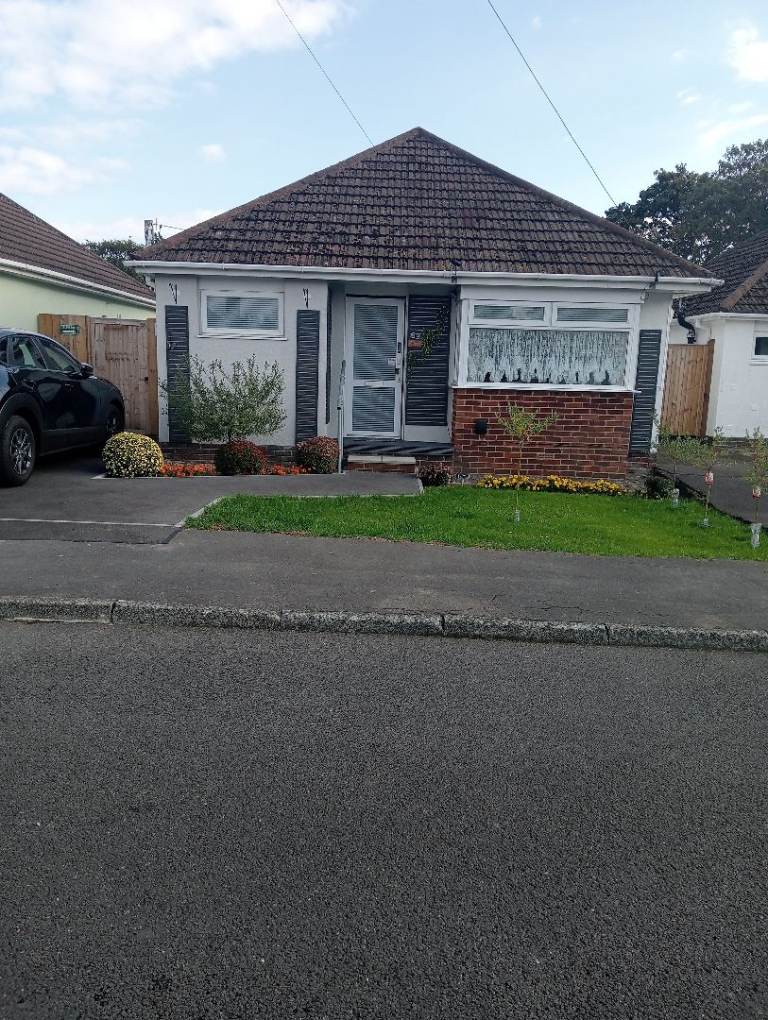 2 bed detached bungalow 