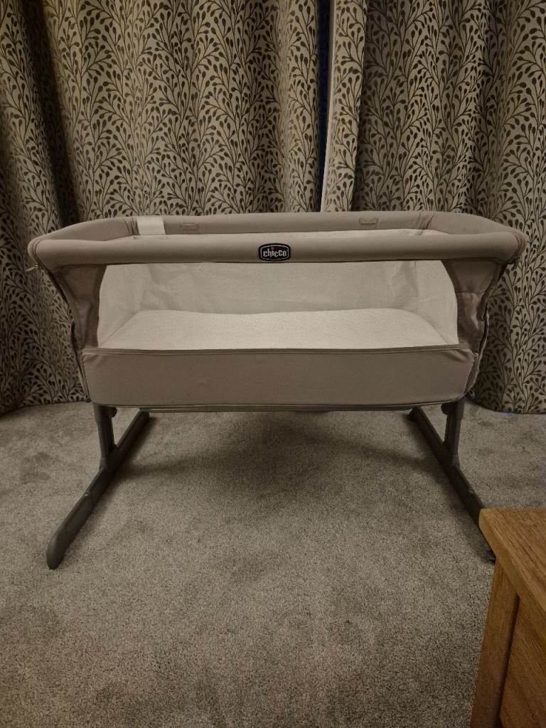 Chicco next to me cot