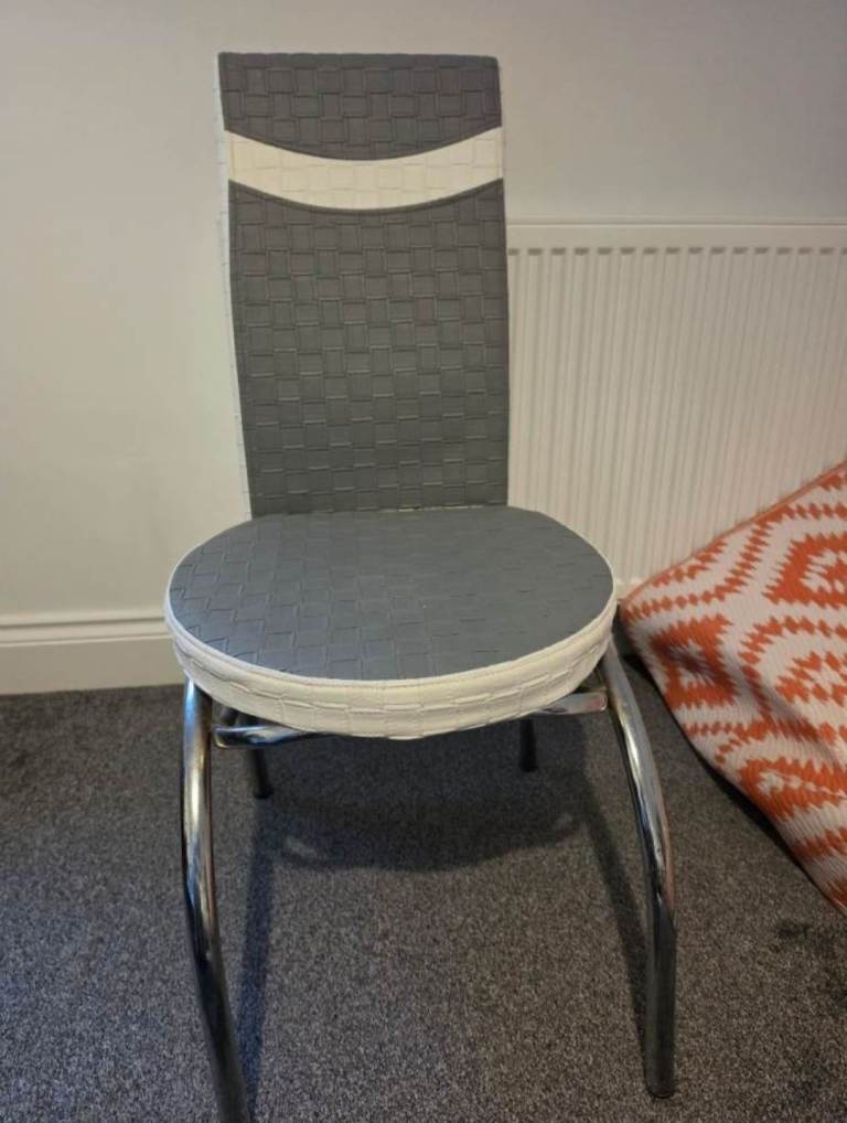 2 dining chairs