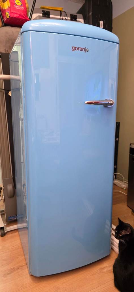 Like new 150 cm tall Gorenje Retro style Blue. 