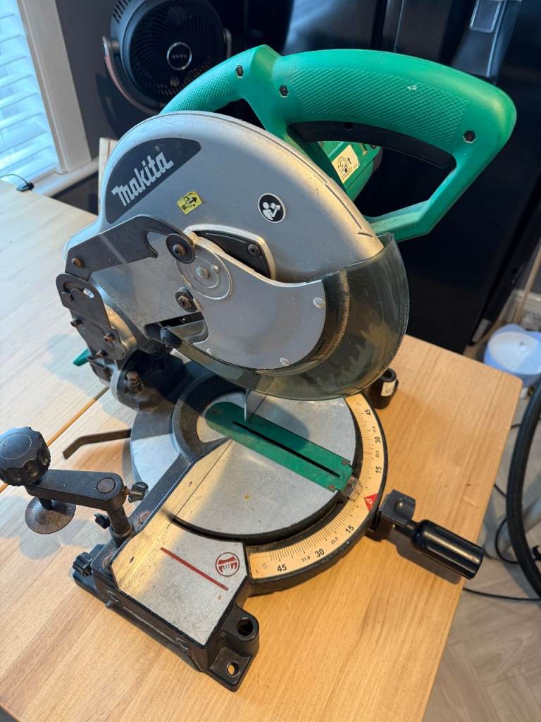 Makita M243 Mitre Saw
