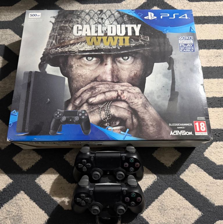PS4 CONSOLE WITH LOADS OF EXTRAS