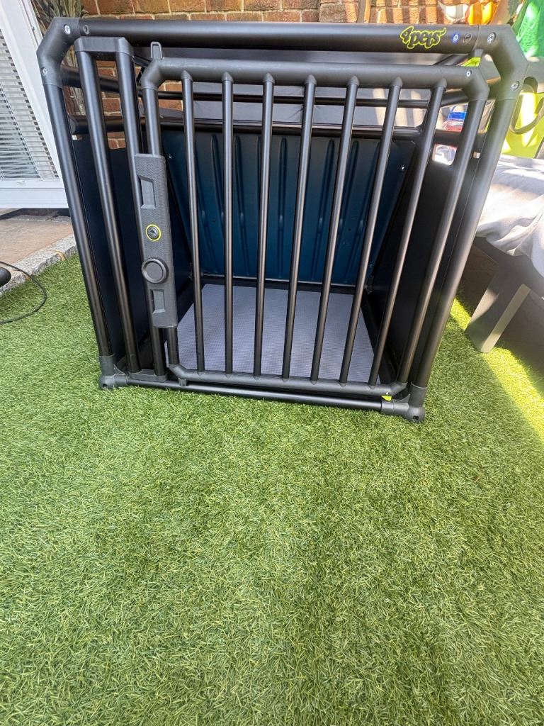 4 Pets Dog Car Crate 
