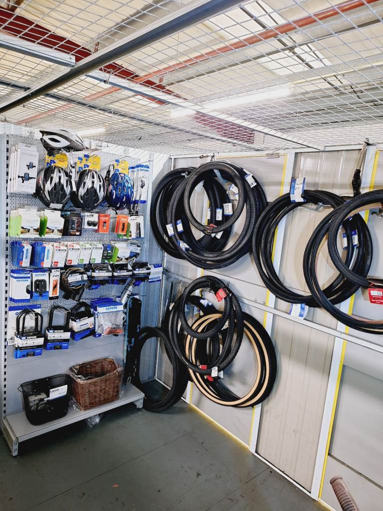 b   🚲🚲Wonderful Condition TREK 7.3 Hybrid Bike 24 Speed L Frame Lightweight Warranty 🚲