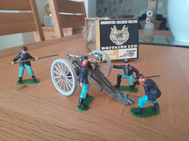 Britains Detailed Model American Civil War Gun Crew rare 4465 Crew.