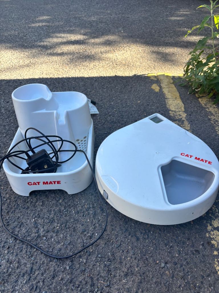 Cat Mate Automatic Feeder & Water Fountain Bundle