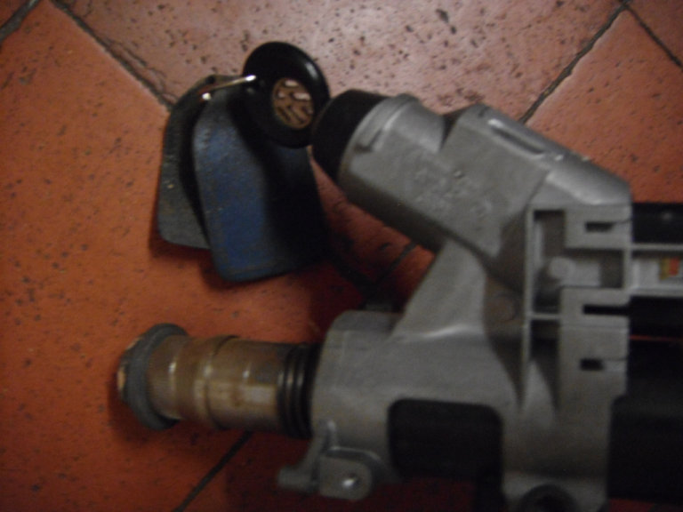 VW GOLF MK2 STEERING COLUMN WITH IGNITION LOCK AND KEY