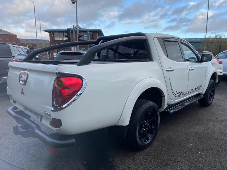 2014 Mitsubishi L200 Barbarian black Pickup Diesel  Manual