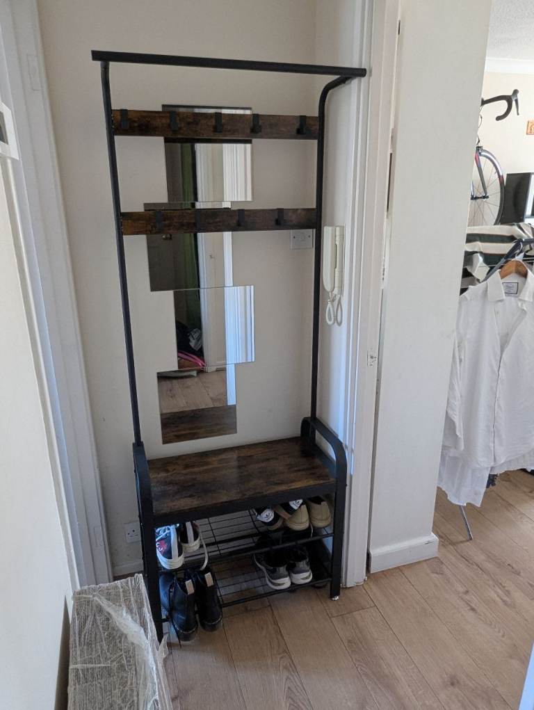 Coat hanger + shoe rack