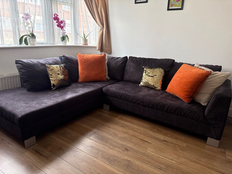 Large Sofa Bed - Ezceoente Condition -350 ONO