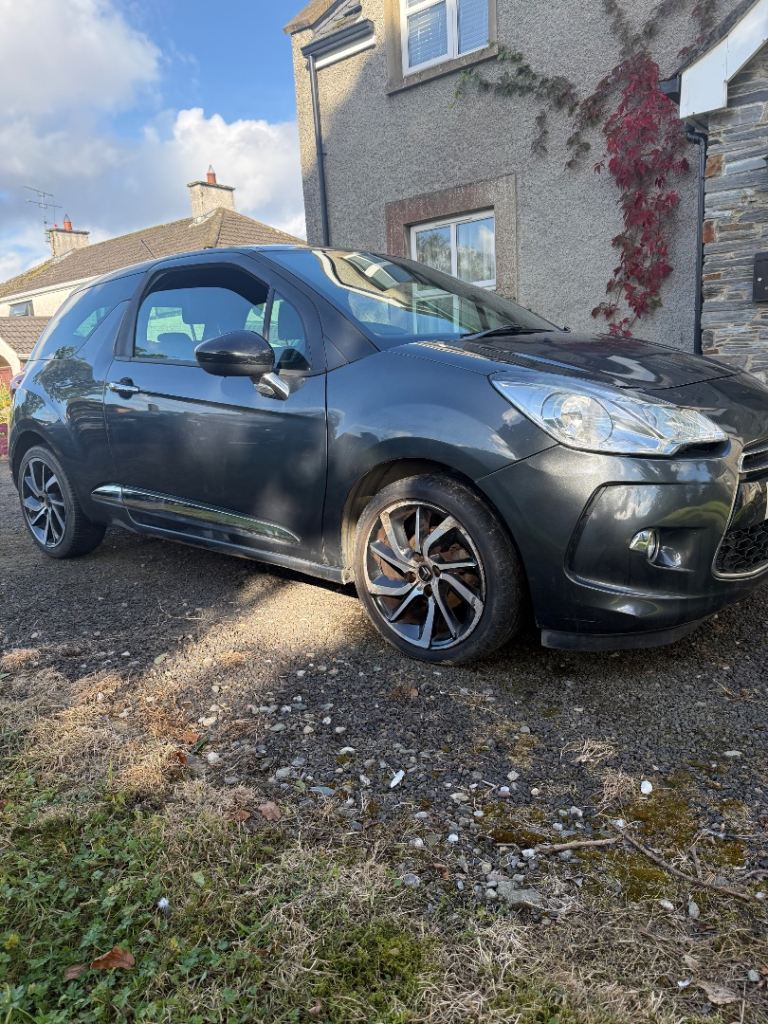 Citroen, DS3, Hatchback, 2015, Manual, 1560 (cc), 3 doors