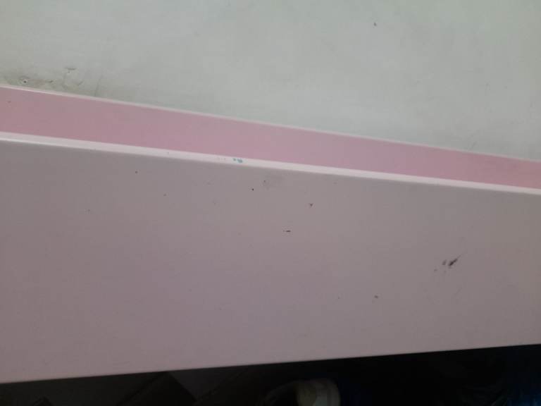 Pink Bed Linen – Used Condition