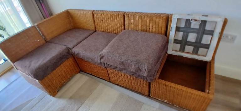 £650 Vintage 70s Retro Woven Rattan Cube Sofa French Raffia Rattan Wicker Cube Smart Sectional Sofa