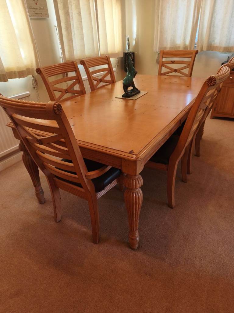 Dining table and 6 chairs