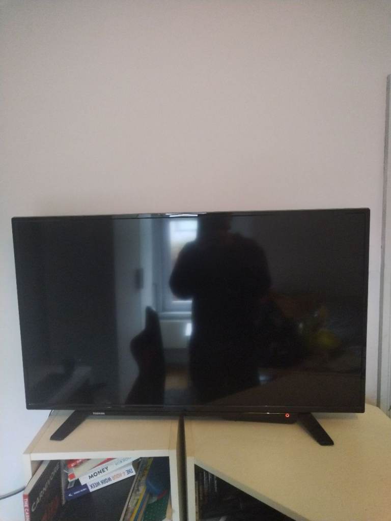 43 Inch Toshiba Telivision