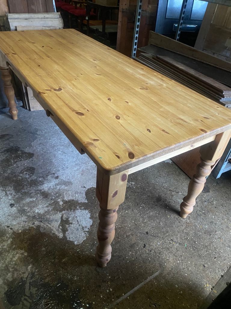 Solid pine dining room table with drawers 