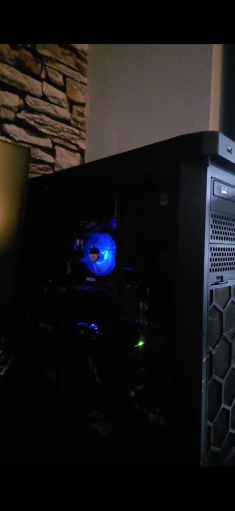 Intel Desktop PC Tower with RX580 Graphics