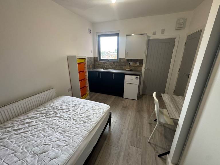 **BRAND NEW Luxury Studio Room**Bills Included (+£75)**Ensuite Bathroom**