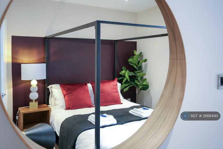 2 bedroom flat in Brighton, Brighton, BN1 (2 bed) (#2668490)