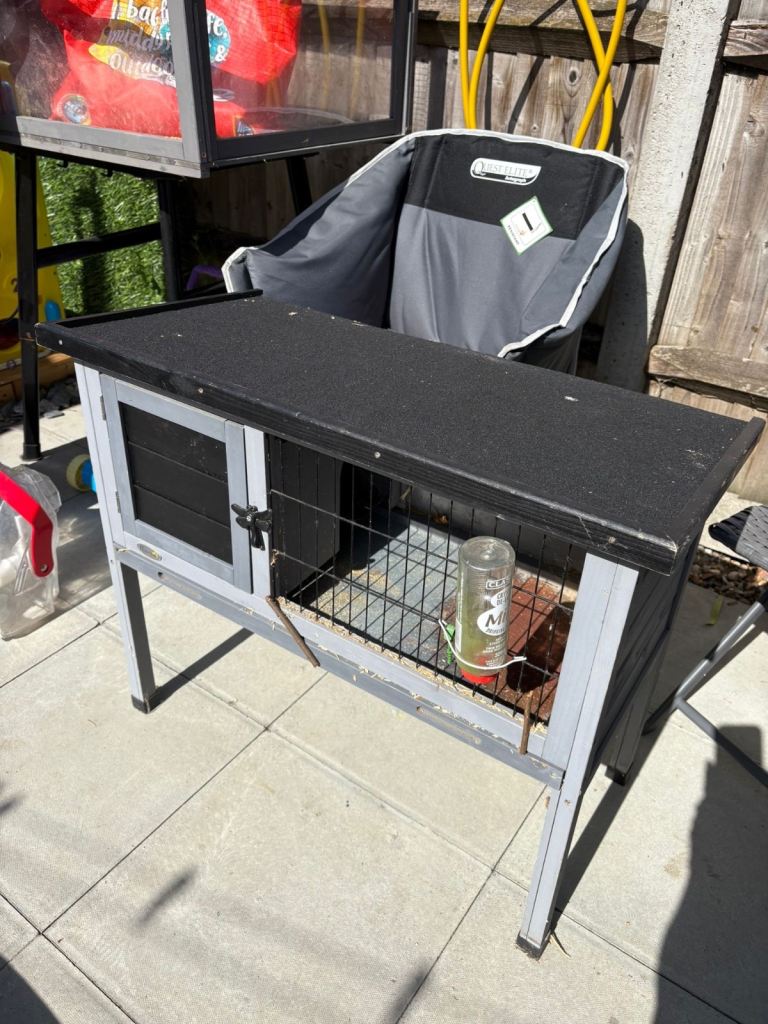 Rabbit hutch