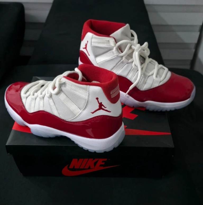 Nike Jordan Retro 11 Cherry