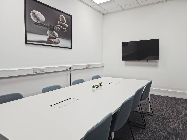 Liverpool - L7 9NJ \ Large Office Space with a Flexible Layout for Up to 10 Desks