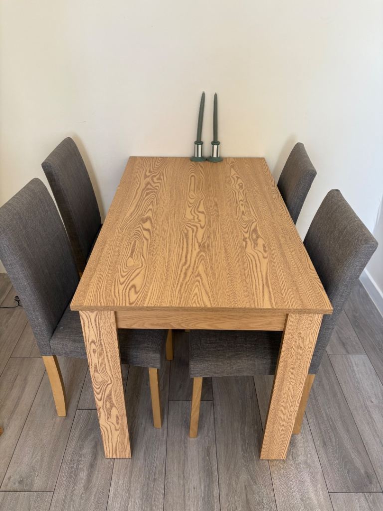 Dining table and 4 chairs 