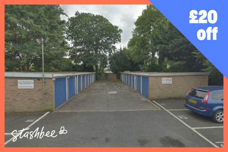 Garage to rent in Staines-upon-thames (TW18) | Stashbee