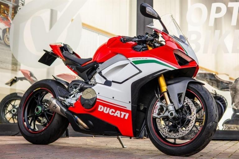 Ducati Panigale V4 Speciale LOW MILES ! AKRO ! STUNNING