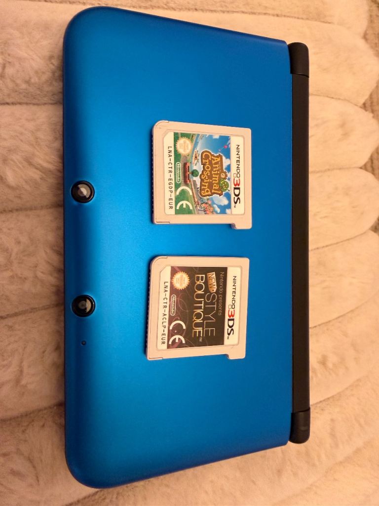 Nintendo 3Ds XL plus 2 games 