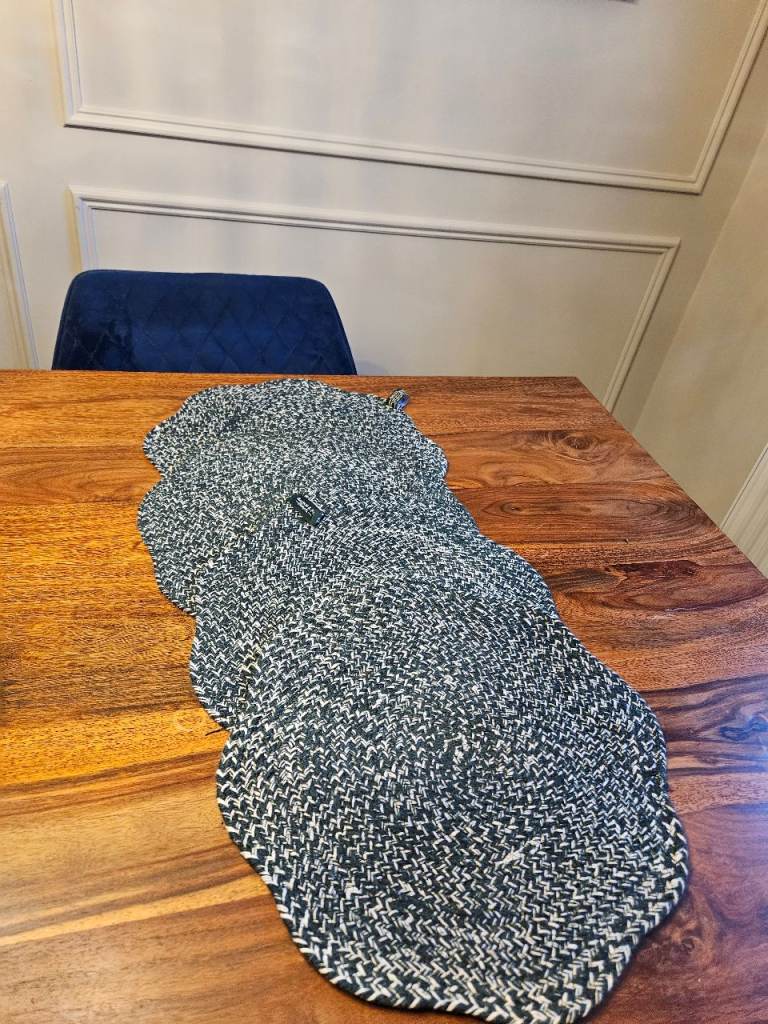 Green table mats 
