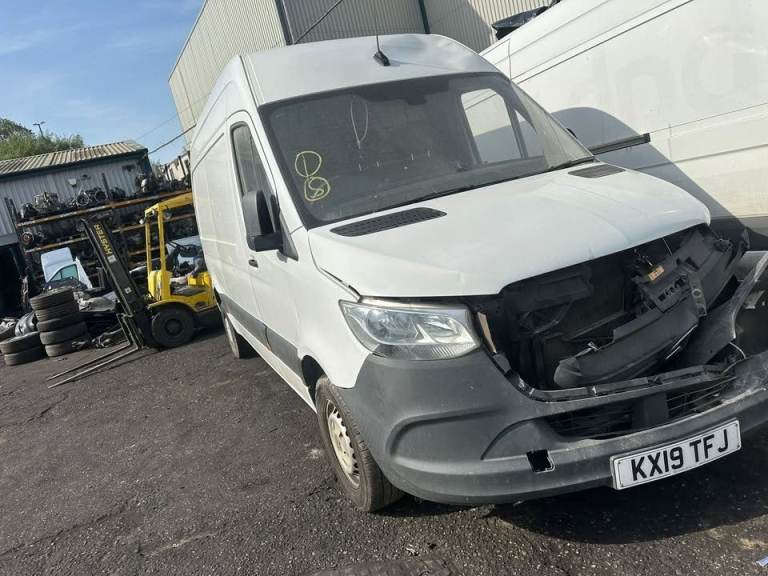 2019 MERCEDES BENZ SPRINTER FWD BREAKING FOR PARTS !!!