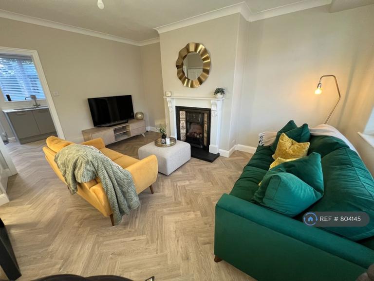 2 bedroom house in Sandileigh Avenue, Knutsford, WA16 (2 bed) (#804145)