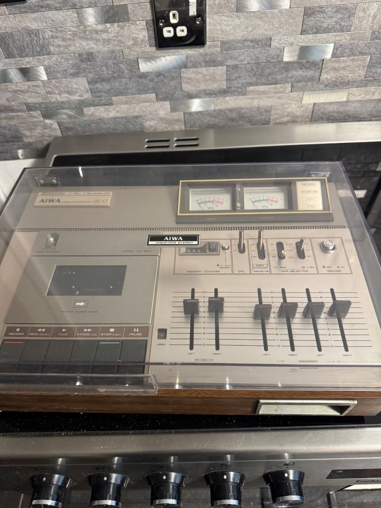 Vintage Aiwa AD-1800 cassette deck