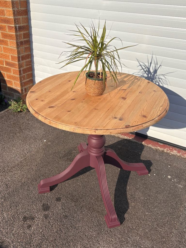 Solid pine round pedestal base kitchen table 
